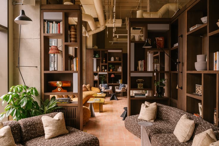 Image W O L. L C A. The Draper. E C H 21